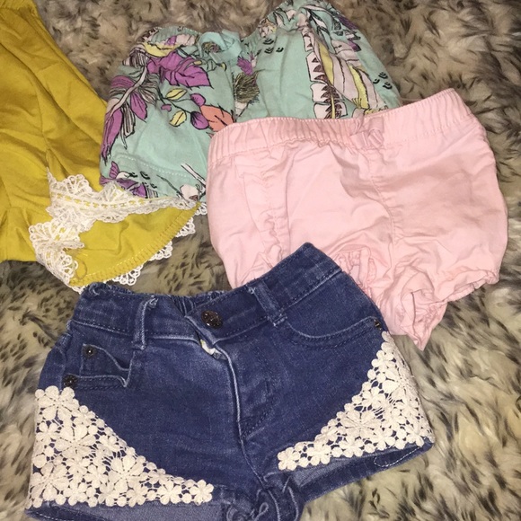 Lot of like new baby clothes - Picture 2 of 4
